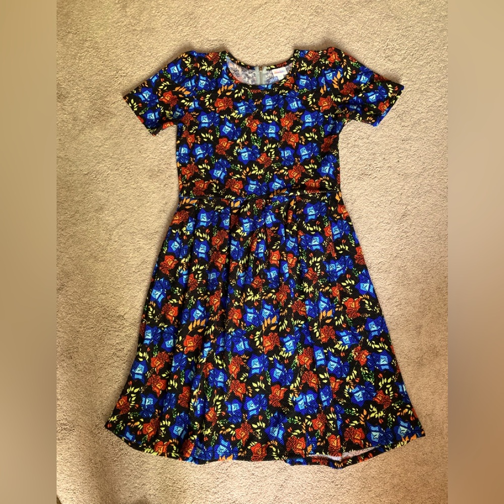 So pretty multicolored dress in excellent condition red black orange green blue